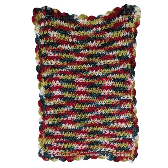 Hand Knit Scalloped Decorative Placemat Red Green White Brown 21"x15" - Picture 1 of 4